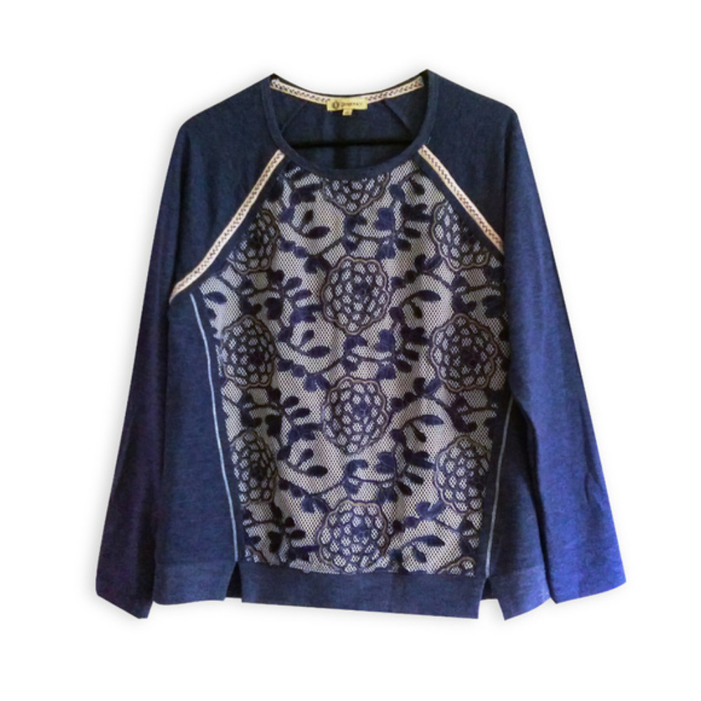 ⬇️ $38 Heather Blue Tan Floral Embellished Sweater